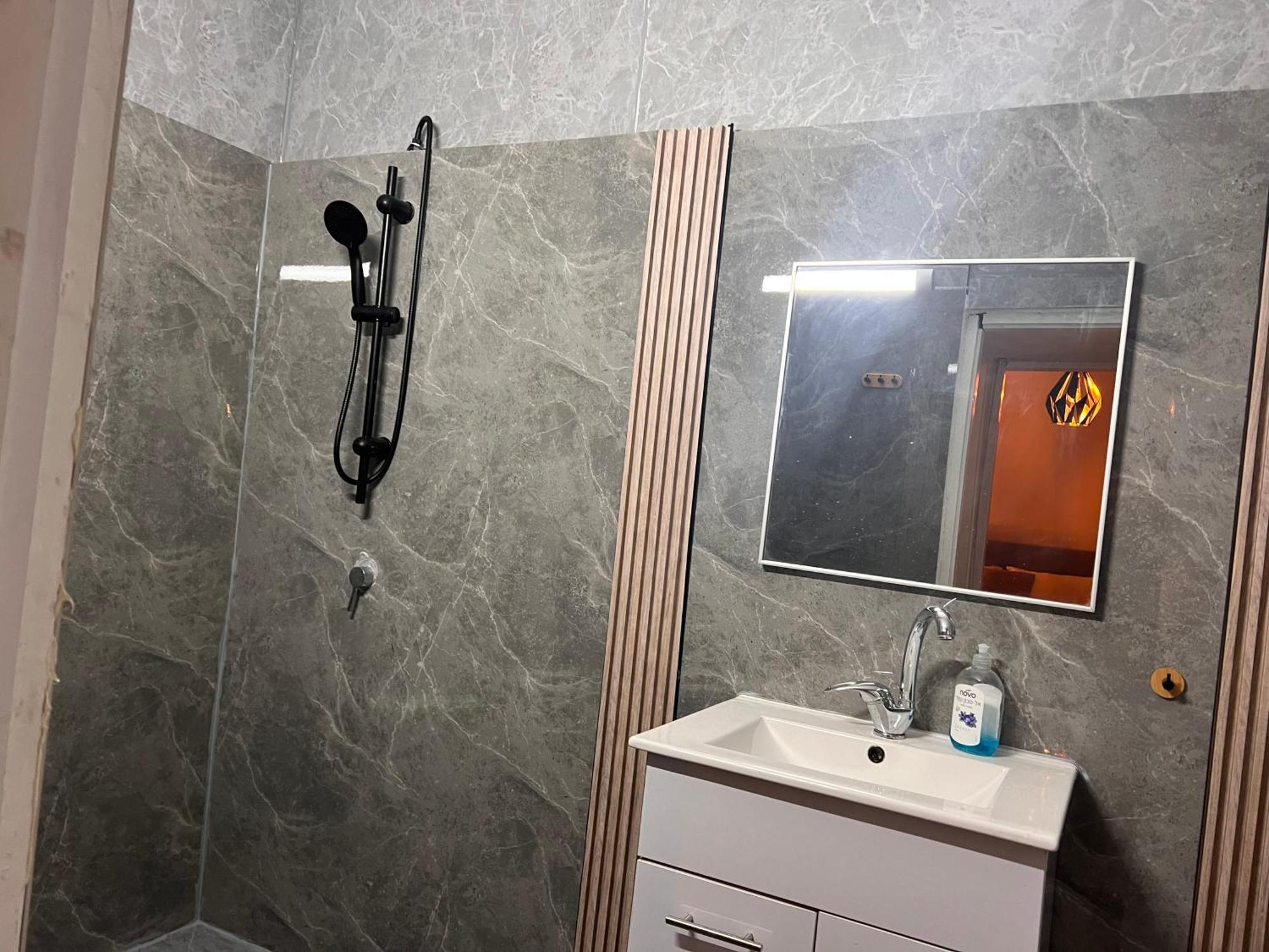 Duke Of The Dead Sea By Crown Apartment Neve Zohar Exterior photo